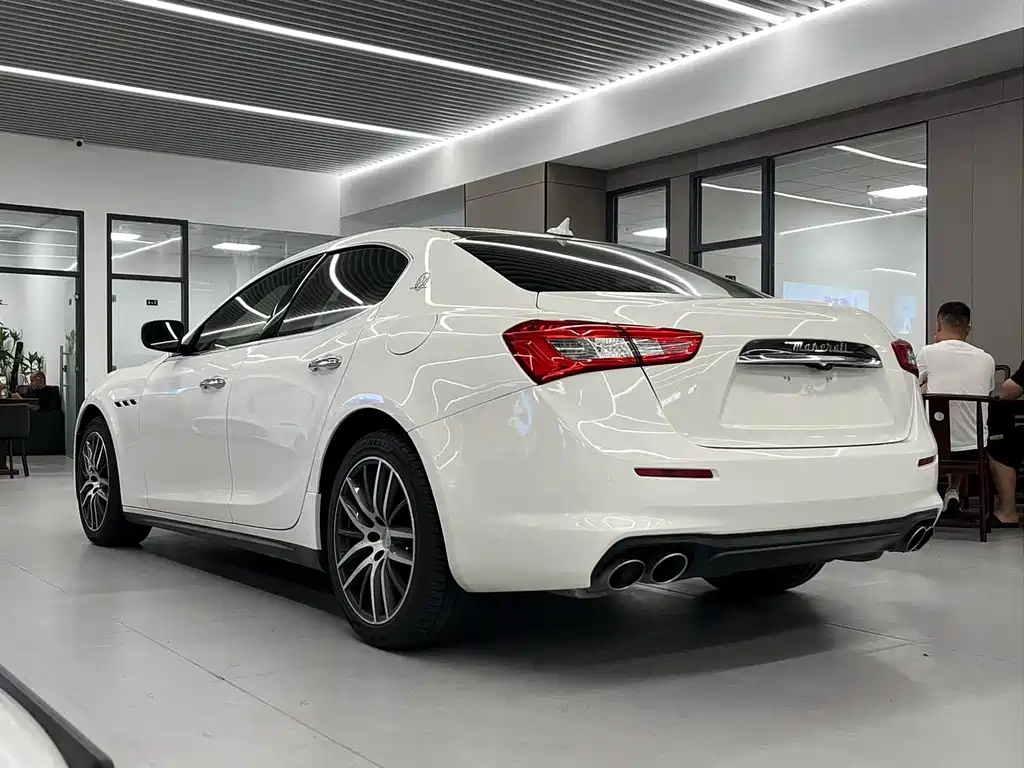 Maserati Ghibli 2016 — фото 14