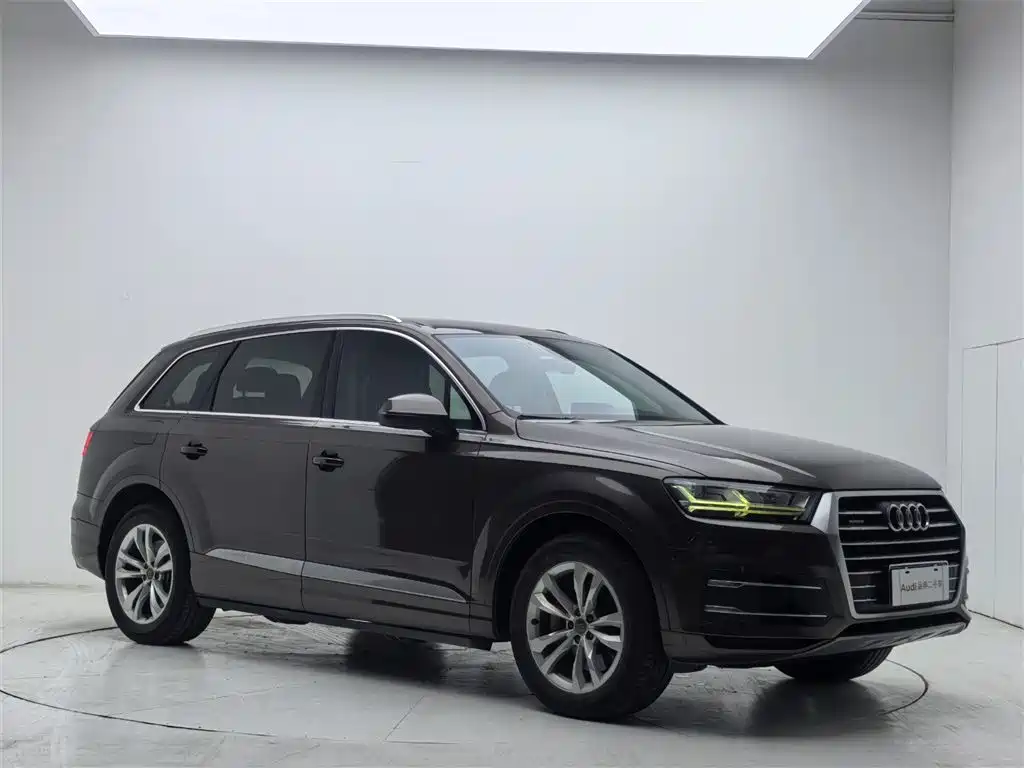 Audi Q7 2018 — фото 11