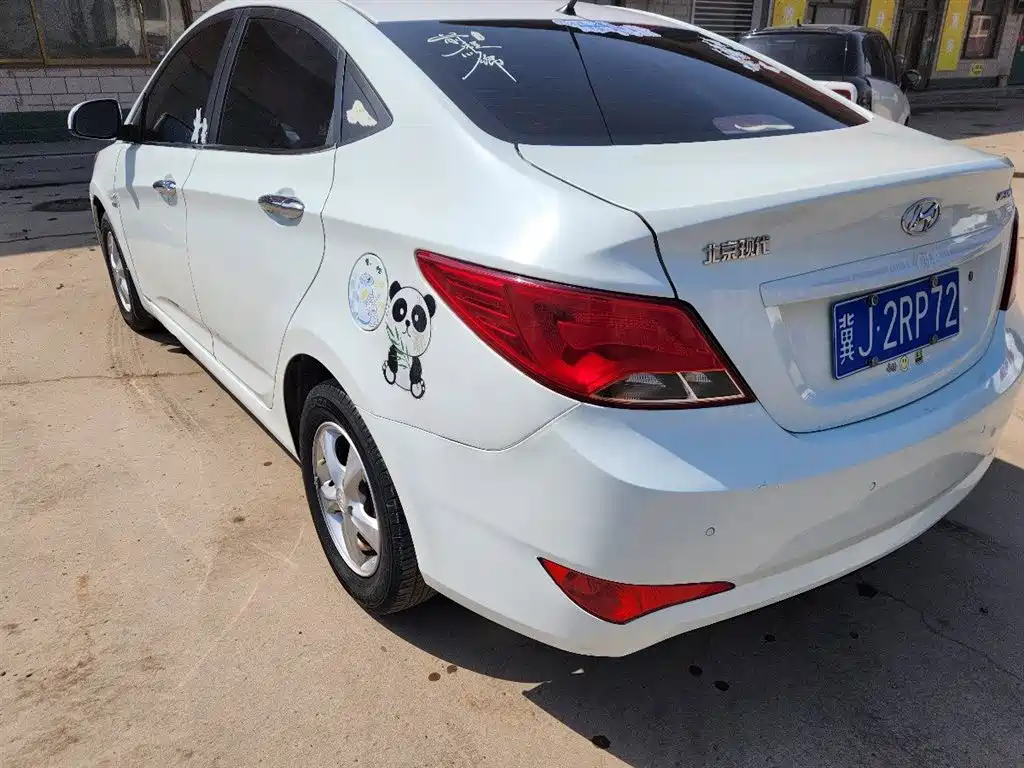 Hyundai Verna 2015 — фото 3