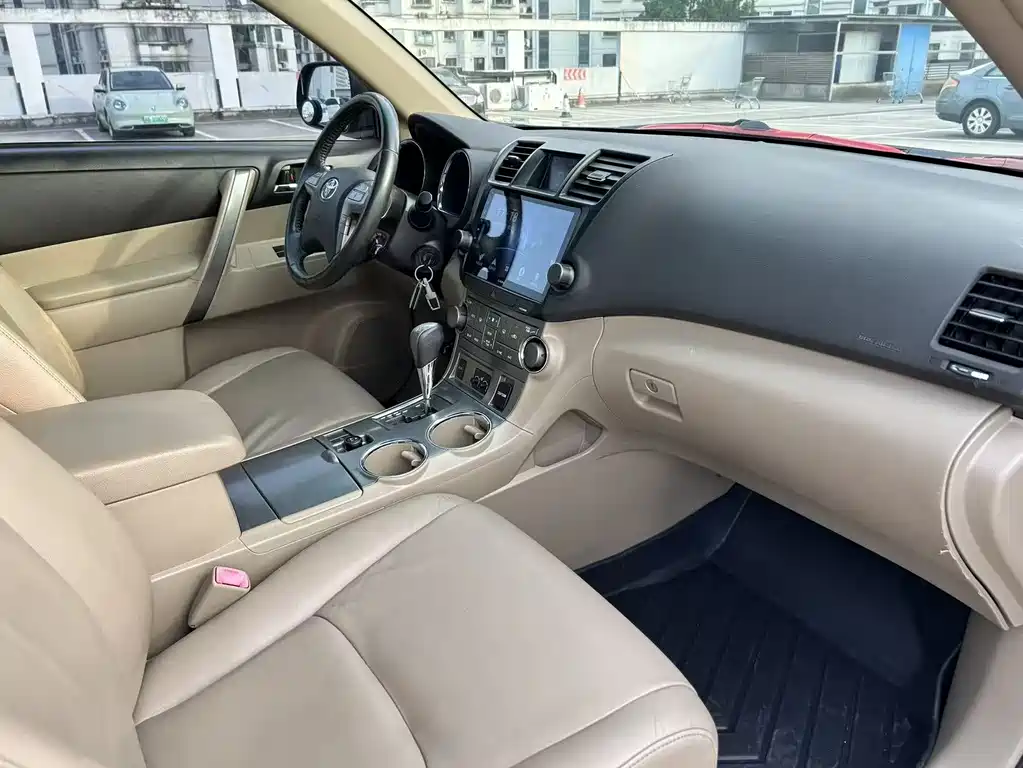 Toyota Highlander 2010 — фото 16