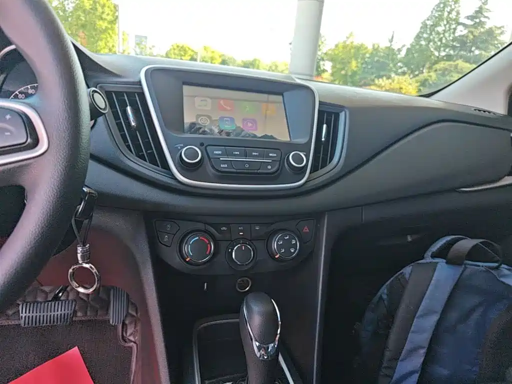 Chevrolet Cavalier 2018 — фото 13