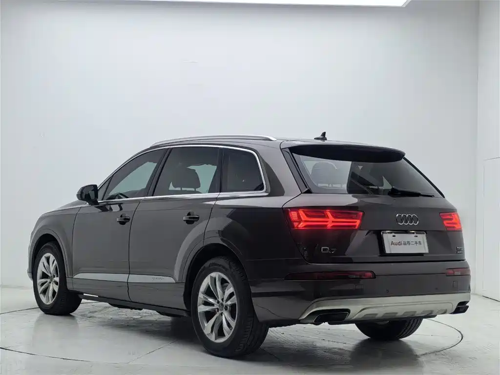 Audi Q7 2018 — фото 12