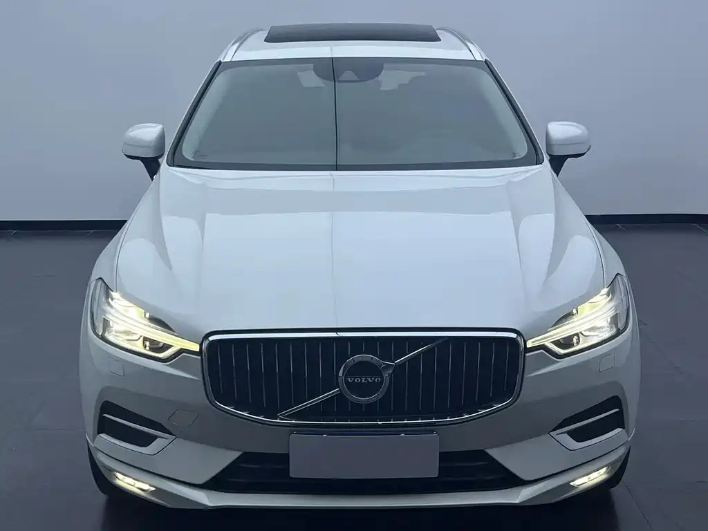 Volvo XC60 2018 — фото 2