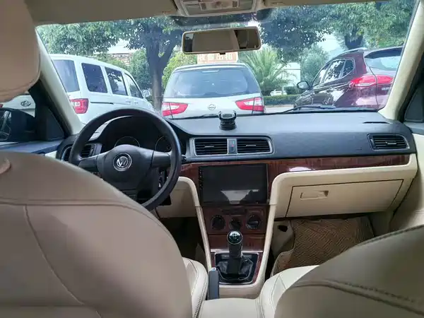 Volkswagen Lavida 2013