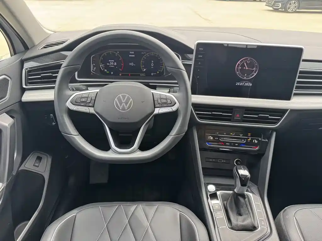 Volkswagen Tiguan L 2024 — фото 10