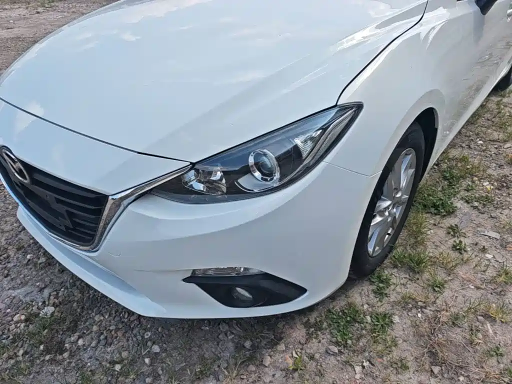 Mazda 3 Axela 2016 — фото 24