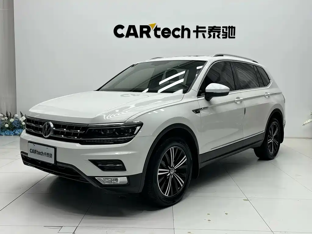 Volkswagen Tiguan L 2018 — фото 1