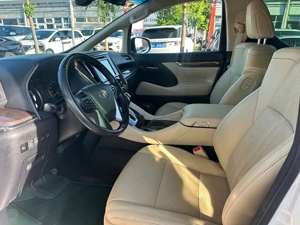 Toyota Alphard 2019 — фото 4