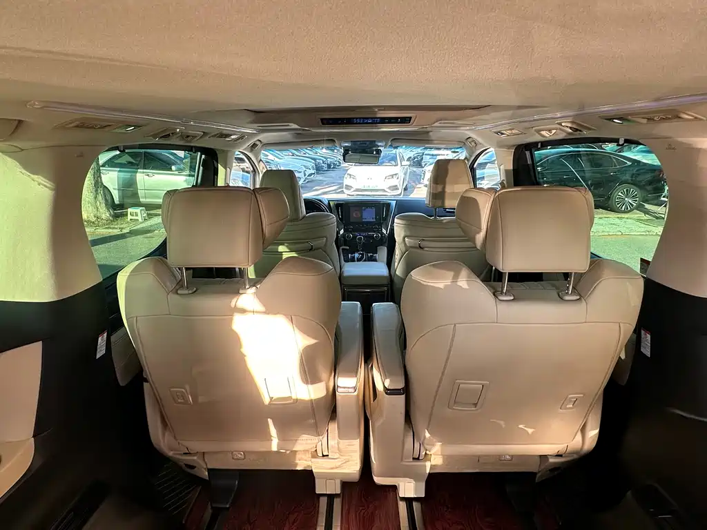 Toyota Alphard 2019 — фото 15