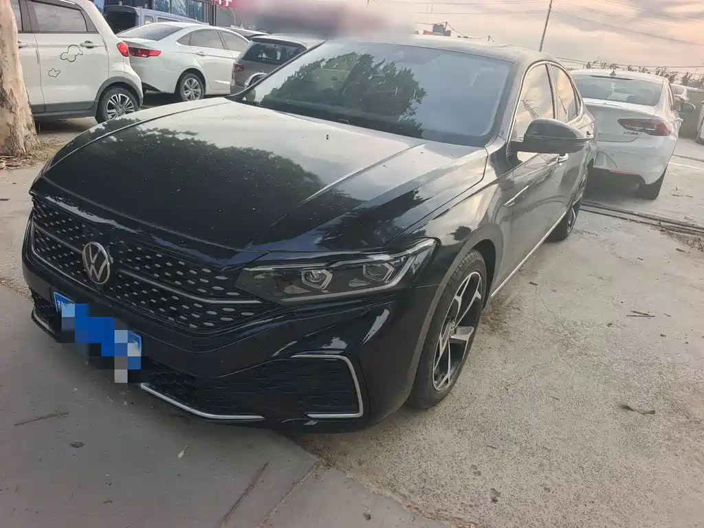 Volkswagen Passat 2023