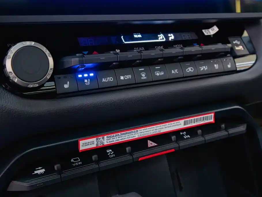 Toyota Sequoia 2025 — фото 25