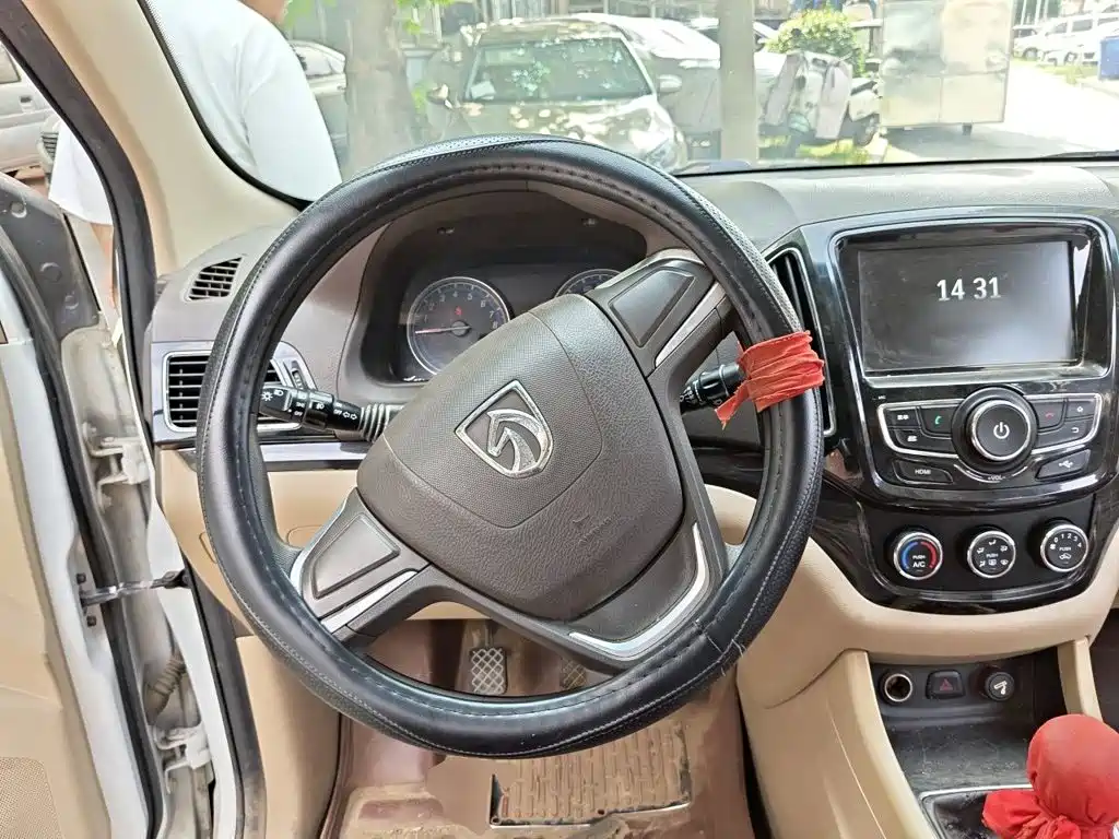 Baojun 730 2015