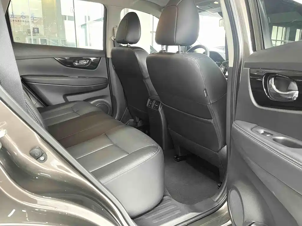 Nissan X-Trail 2023 — фото 10