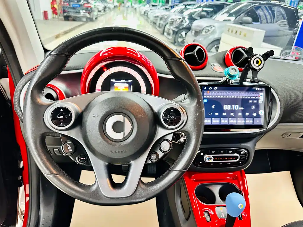 smart Fortwo 2017 — фото 41