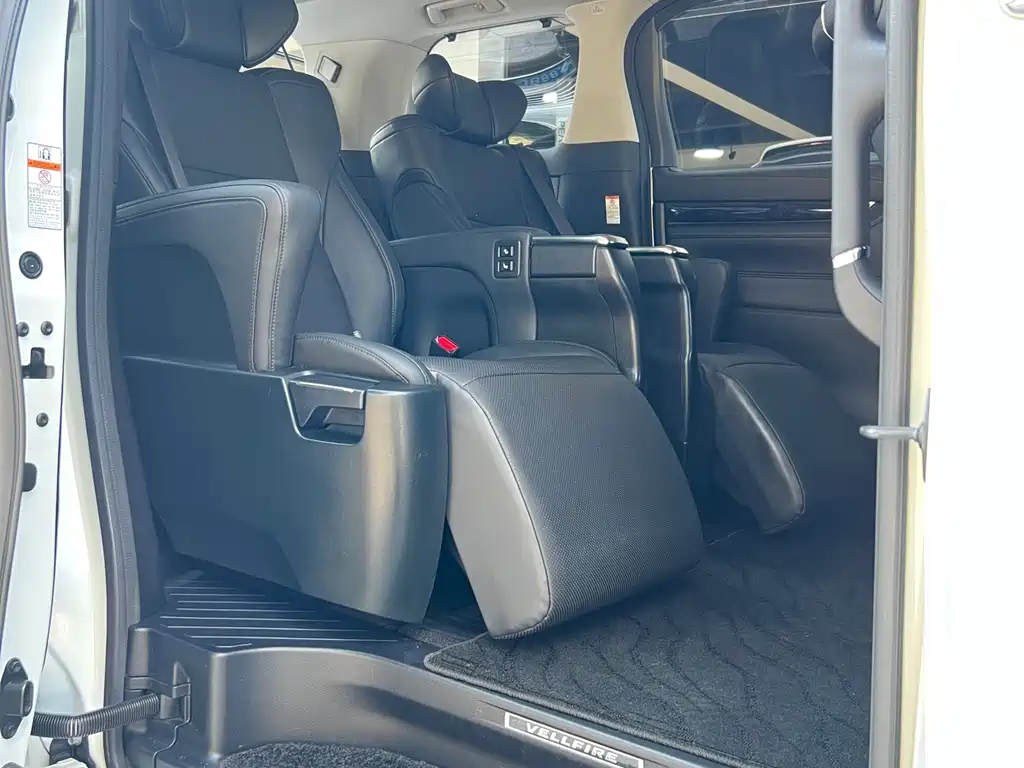 Toyota Vellfire 2021 — фото 29