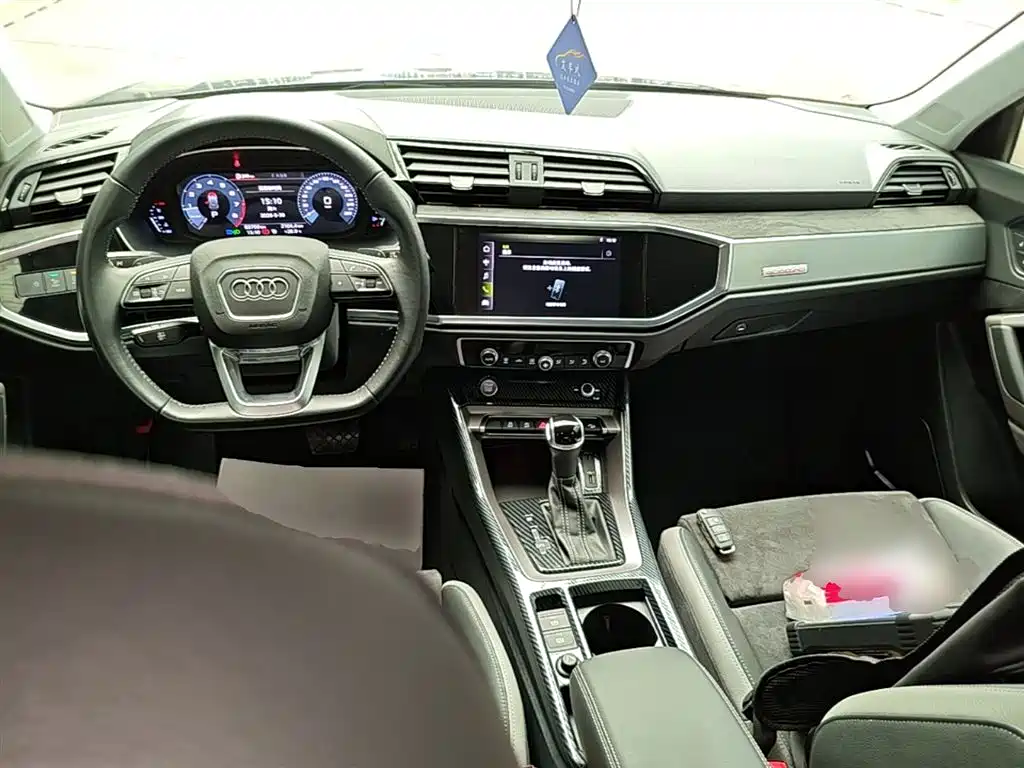 Audi Q3 2020 — фото 10