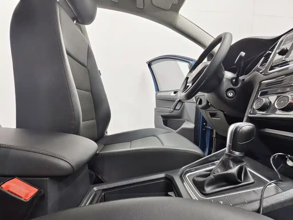 Volkswagen Golf Sportsvan 2018 — фото 15
