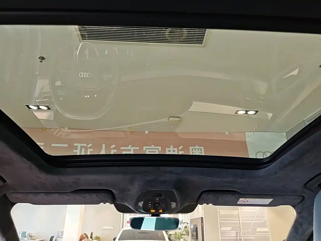 Audi Q6L e-tron 2025 — фото 18