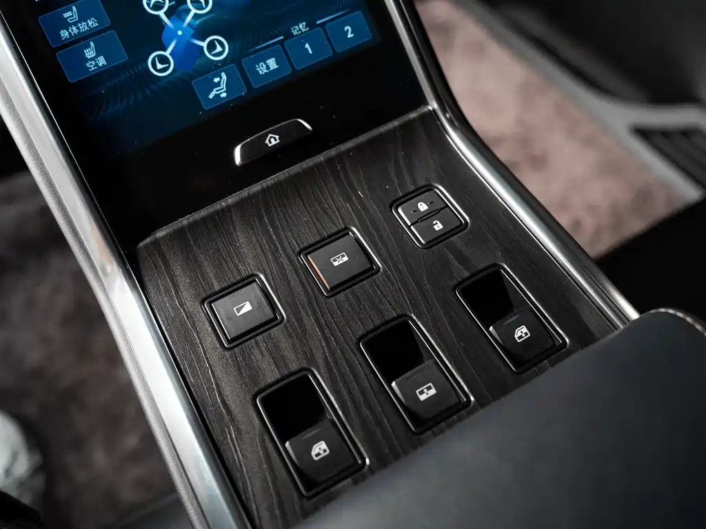 Lexus LM 2022 — фото 27