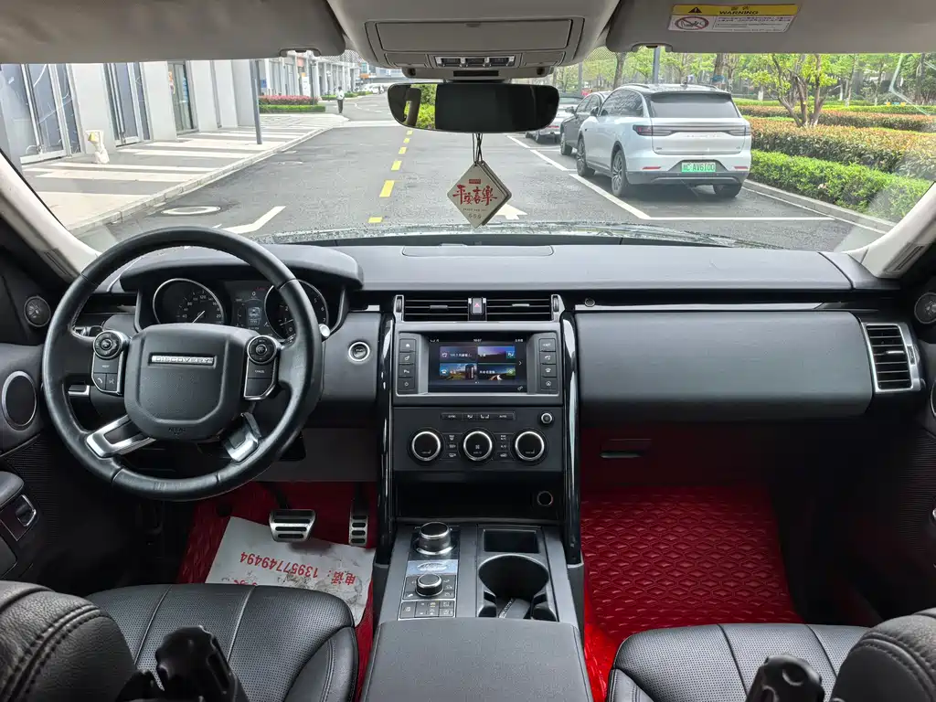 Land Rover Discovery 2017 — фото 10