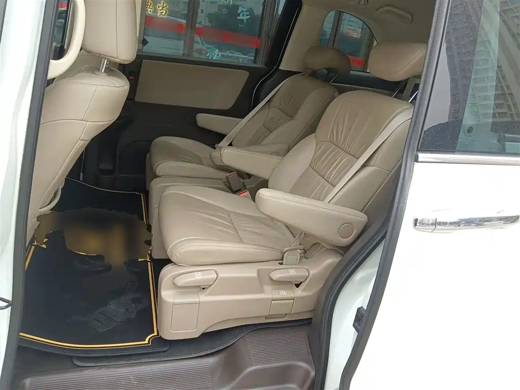 Honda Odyssey 2018 — фото 14