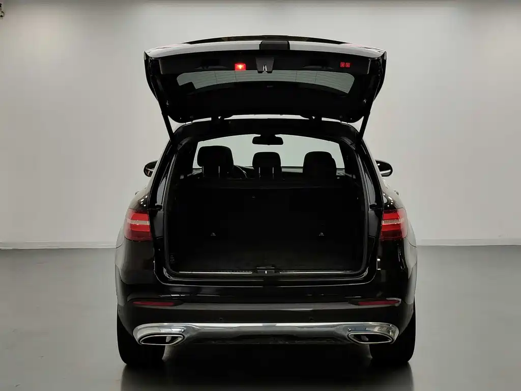 Mercedes-Benz GLC 2018 — фото 16