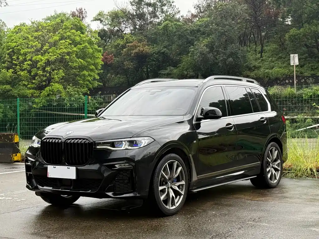 BMW X7 2022 — фото 1