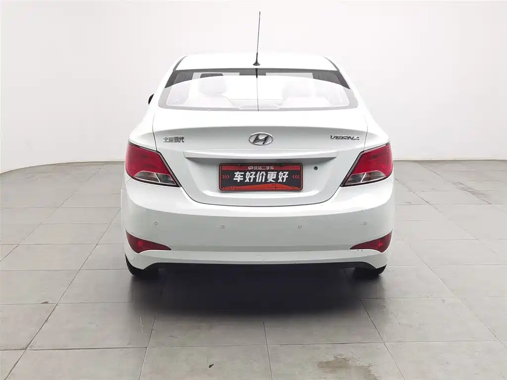 Hyundai Verna 2015 — фото 4