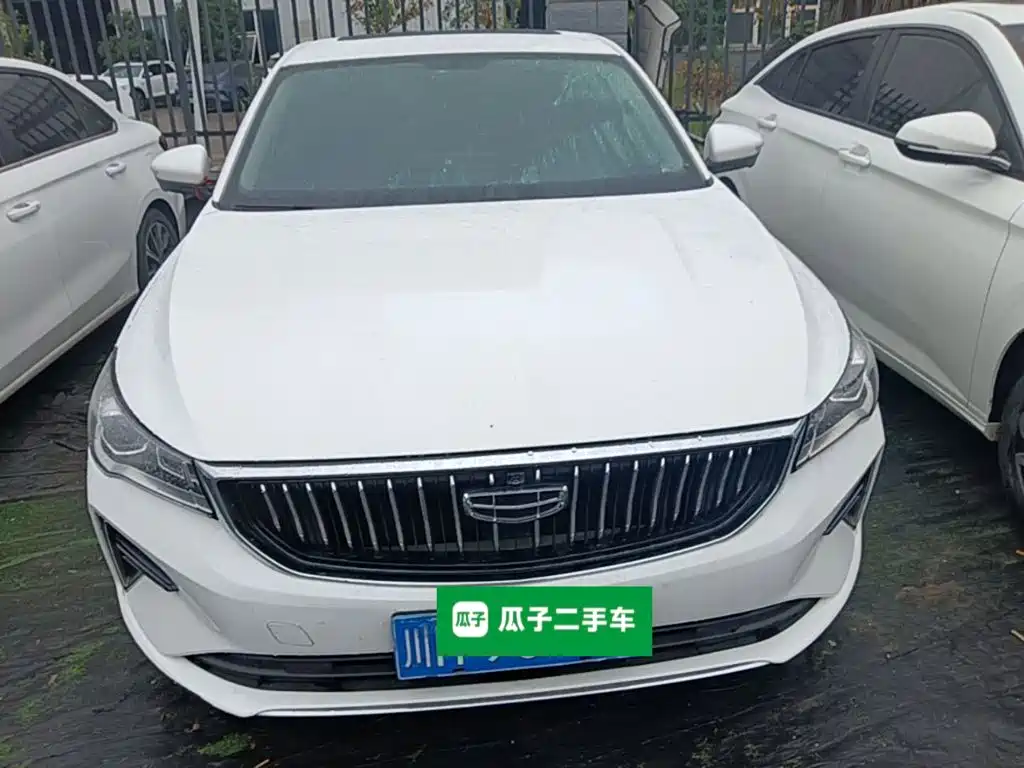 Geely Emgrand 2022
