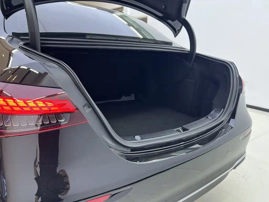 Mercedes-Benz E-Class 2023 — фото 21