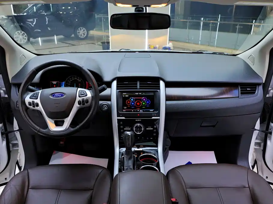 Ford Edge 2015 — фото 18