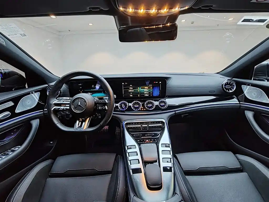 Mercedes-Benz AMG GT 2024 — фото 13
