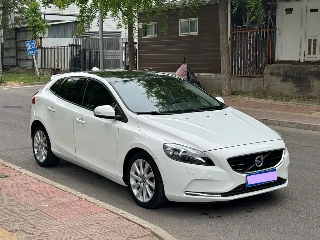 Volvo V40 2015 — фото 3