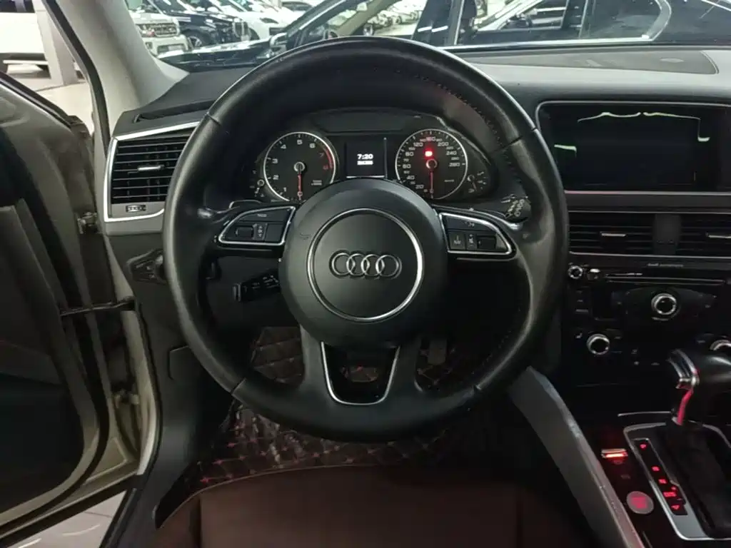 Audi Q5 2017 — фото 11