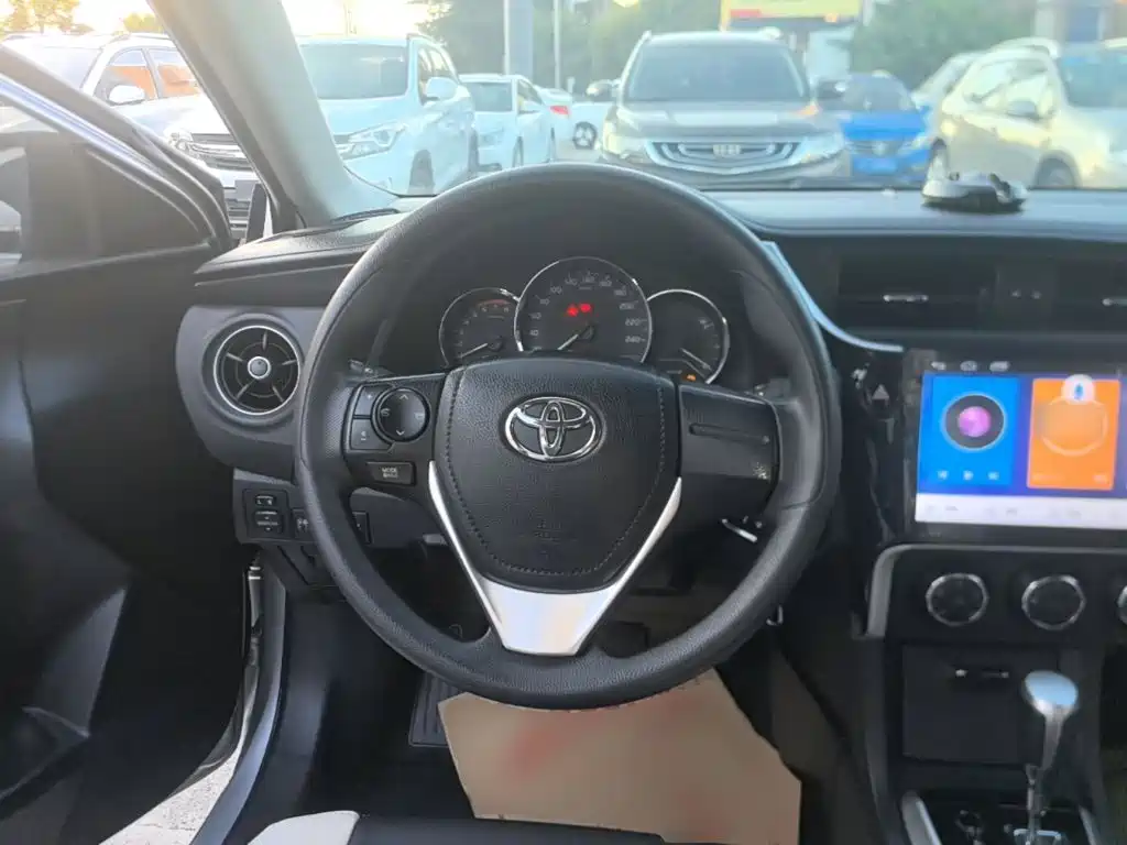 Toyota Corolla 2018 — фото 11