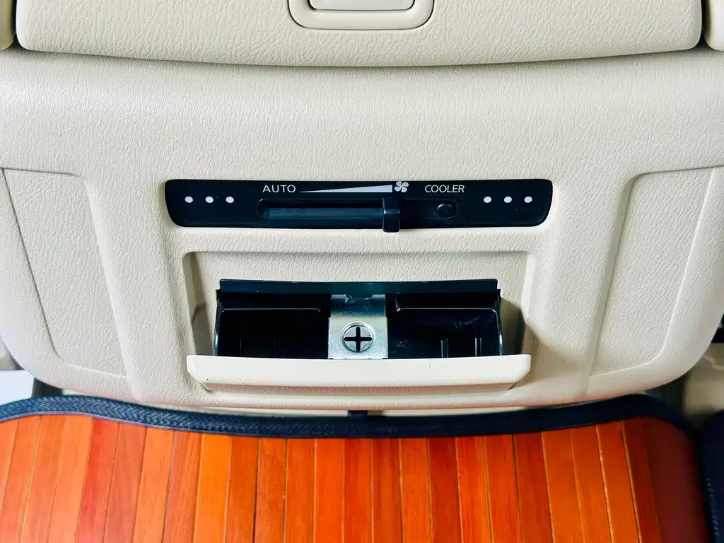 Nissan Patrol 2017 — фото 15