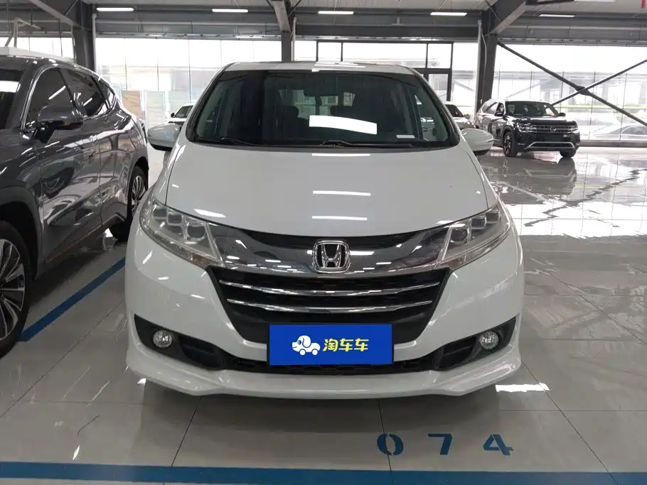 Honda Odyssey 2017 — фото 2