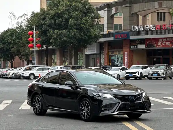 Toyota Camry 2021