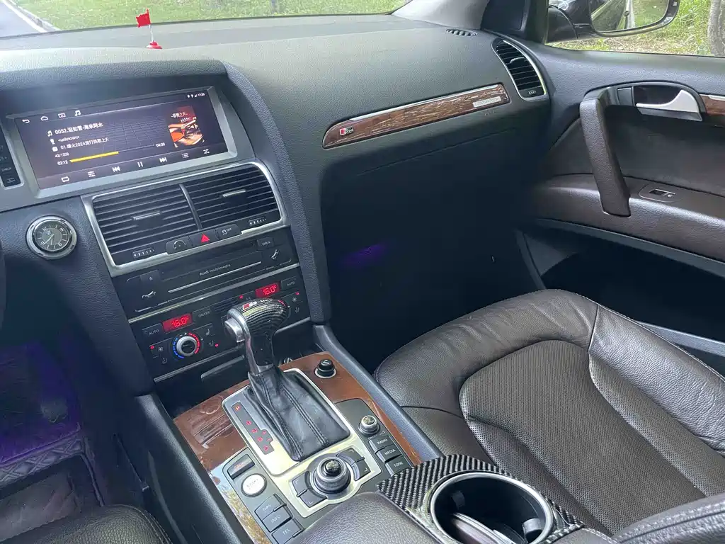 Audi Q7 2015 — фото 10