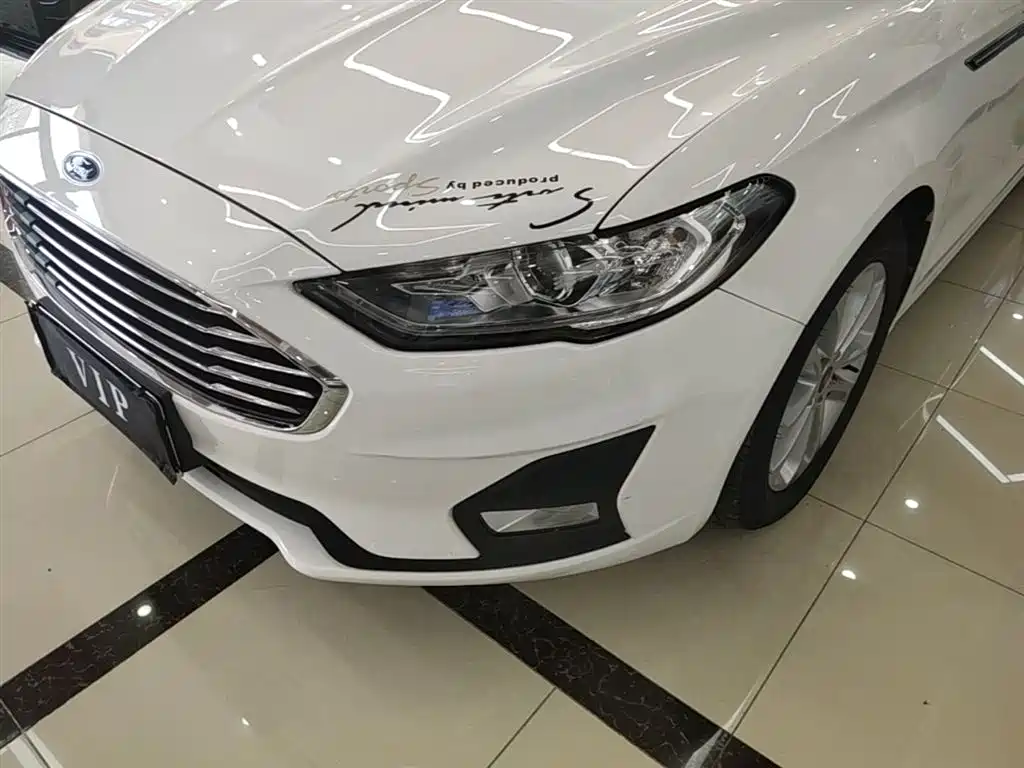 Ford Mondeo 2021 — фото 24