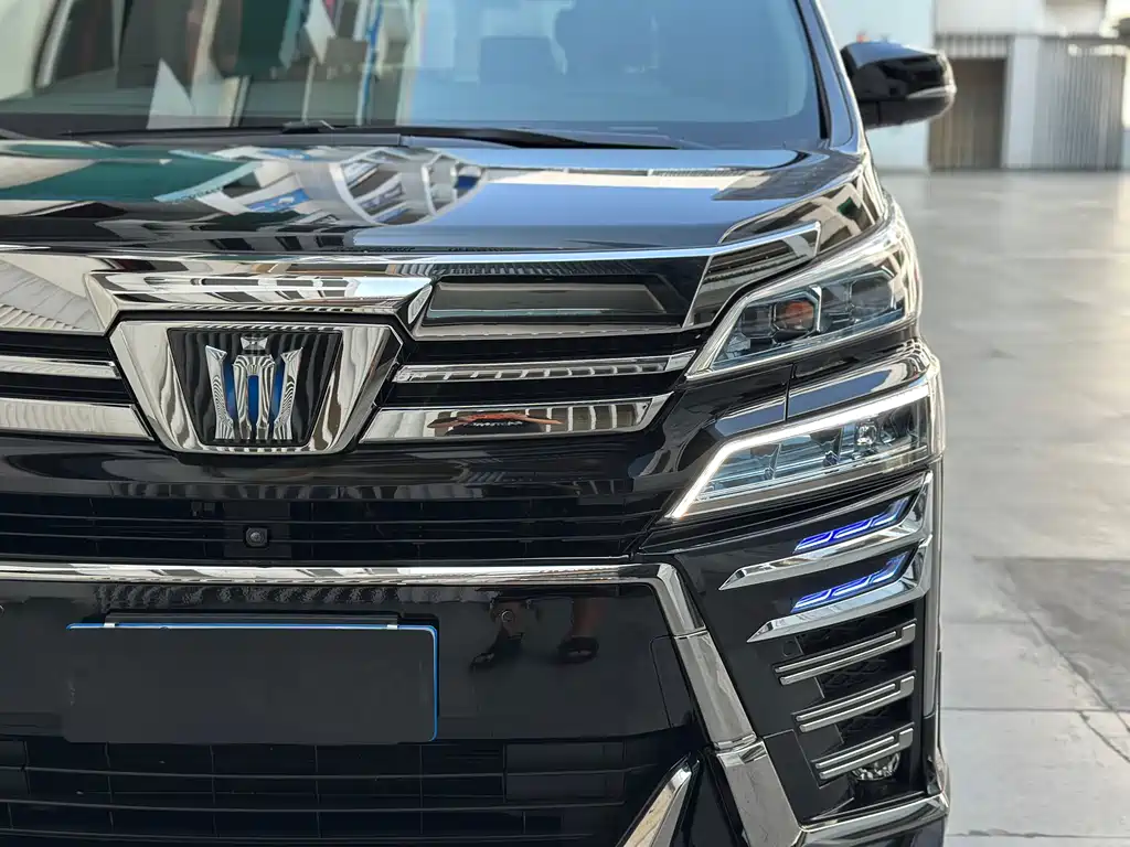 Toyota Vellfire 2022 — фото 32