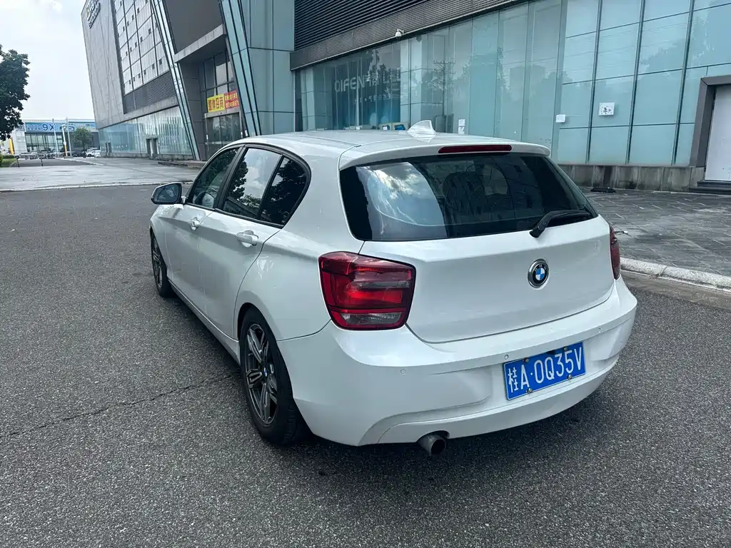 BMW 1 Series 2012 — фото 12