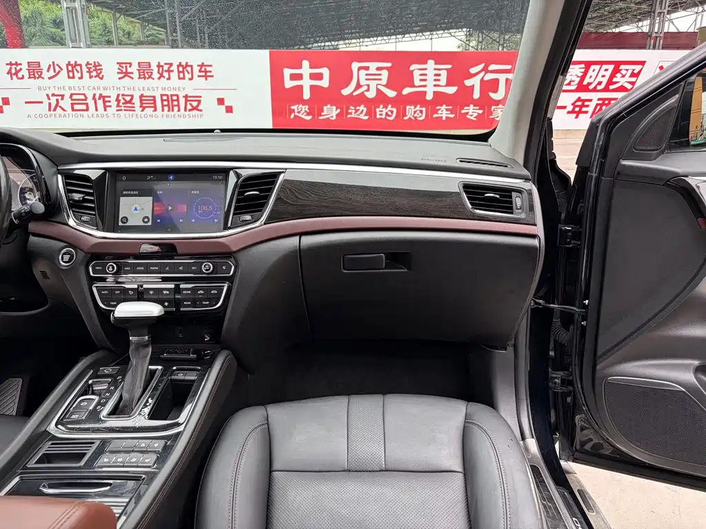 GAC Trumpchi GS8 2017 — фото 11
