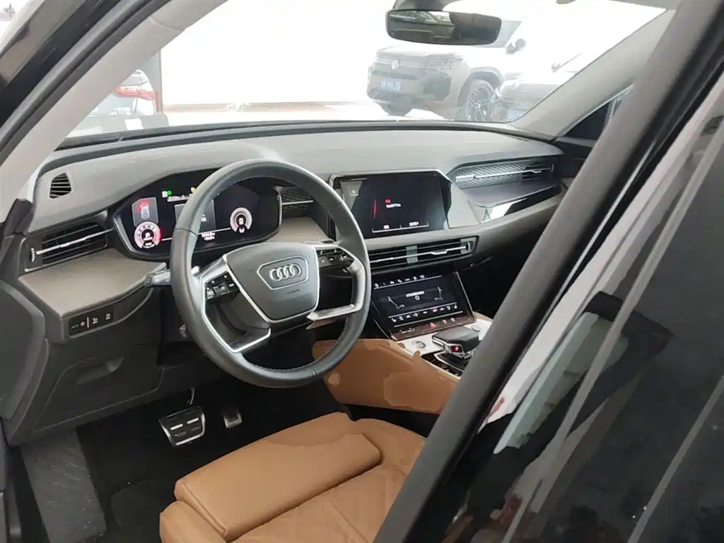 Audi Q6 2025 — фото 10
