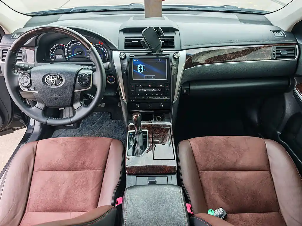 Toyota Camry 2016 — фото 11