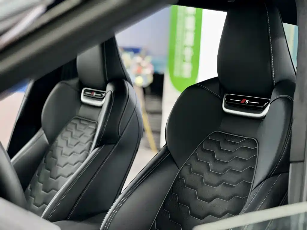 Audi Q6L e-tron 2025 — фото 9