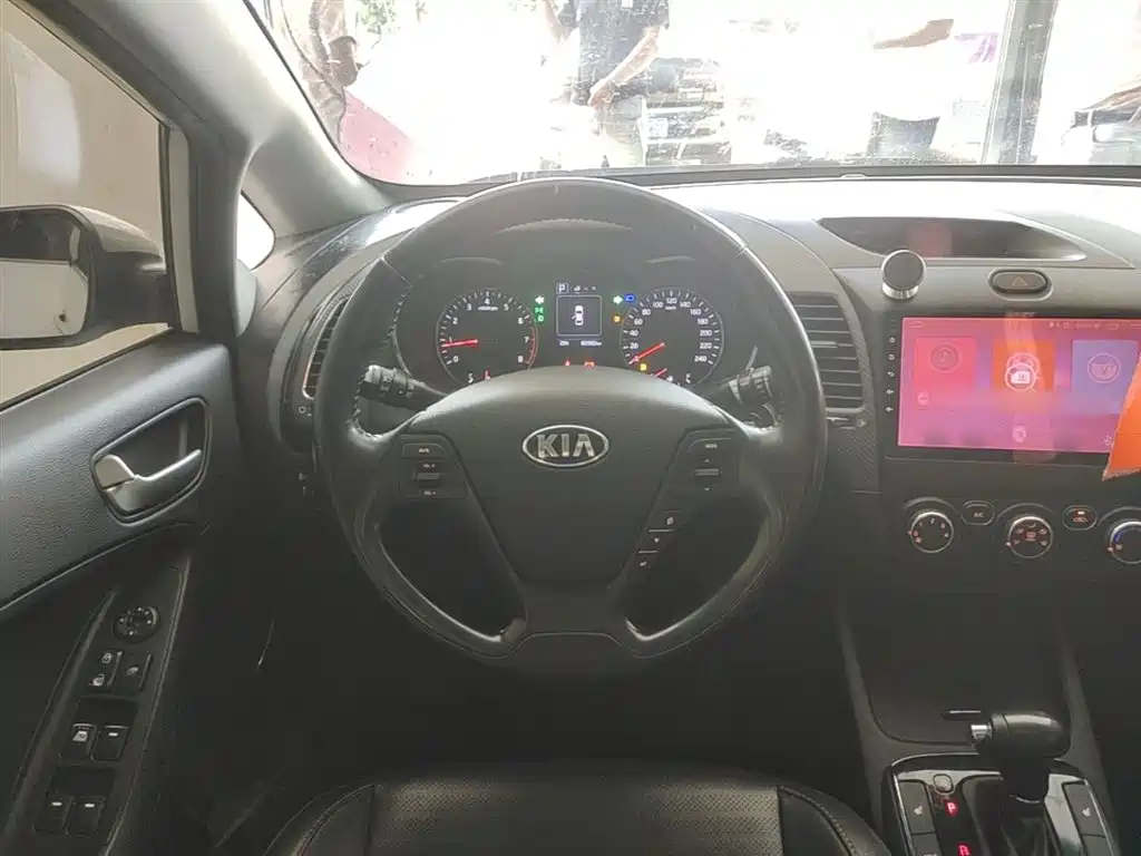 Kia K3 2018 — фото 11