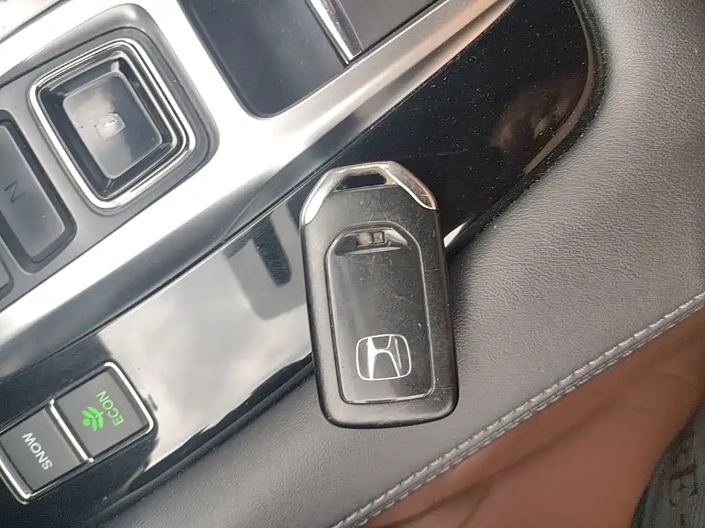 Honda UR-V 2018 — фото 9