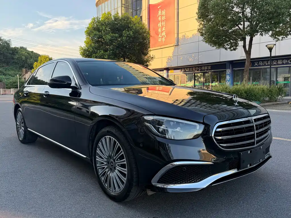 Mercedes-Benz E-Class 2023