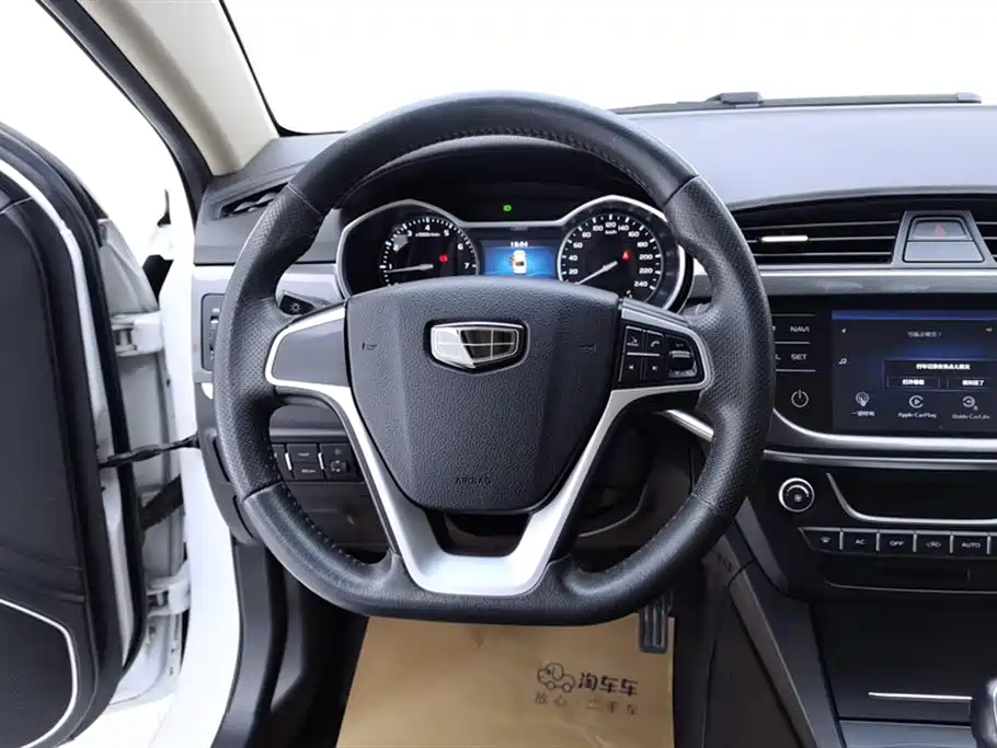 Geely Emgrand 2016 — фото 15